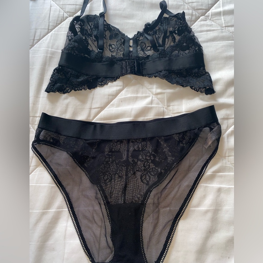 Elegant Black Lace Lingerie Set